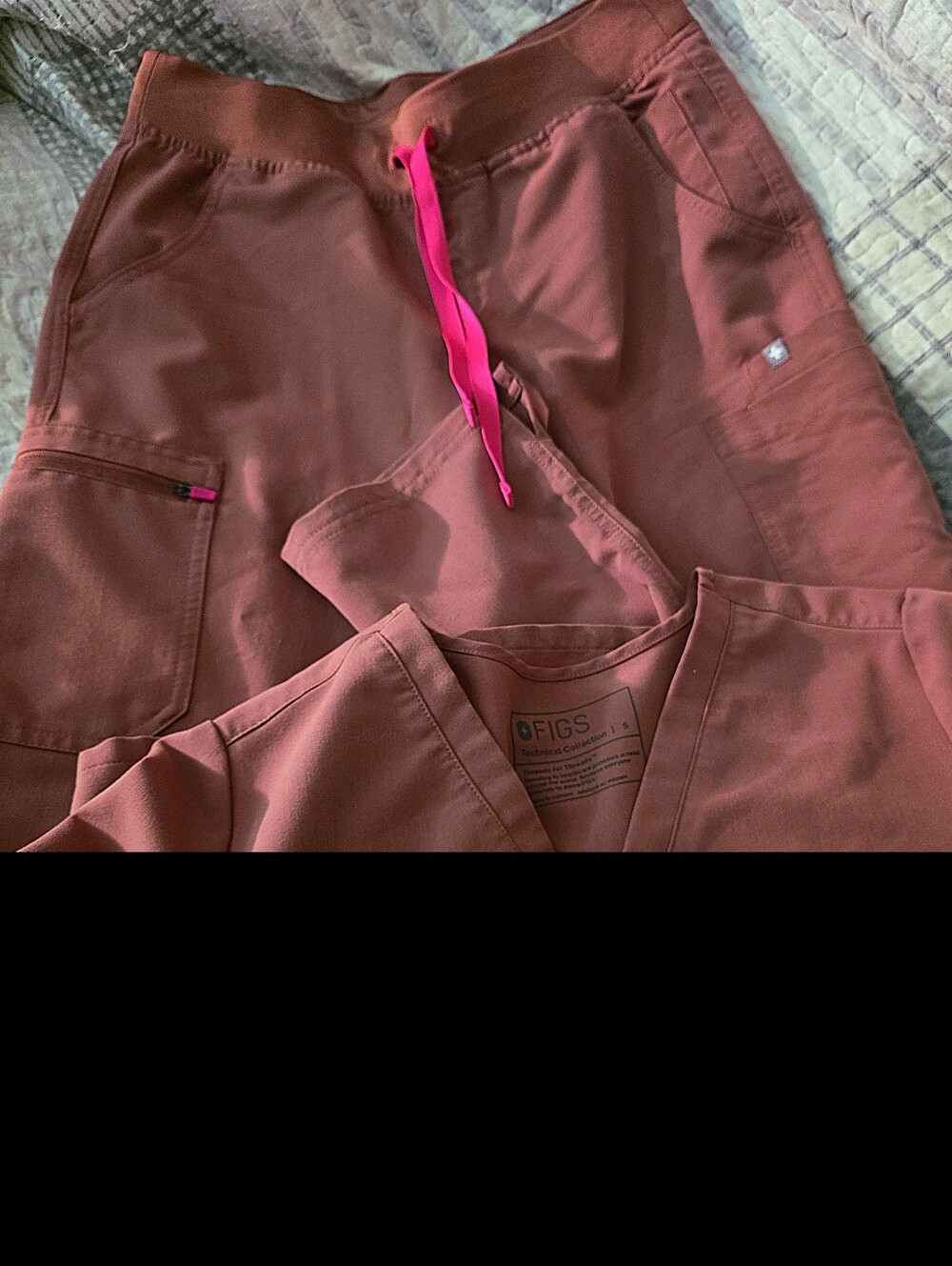 Figs Womens Scrub Set in Mauve with Hot Pink Drawstring Suze Small